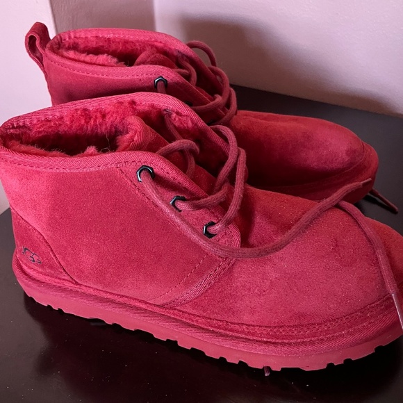 Ugg Red Neumel Ankle Boot - Picture 1 of 2